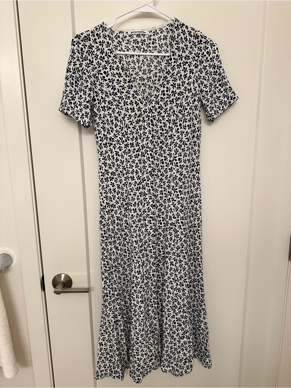 Reformation Locklin Midi dress in Blue Bombay SZ 4 - Picture 3 of 4